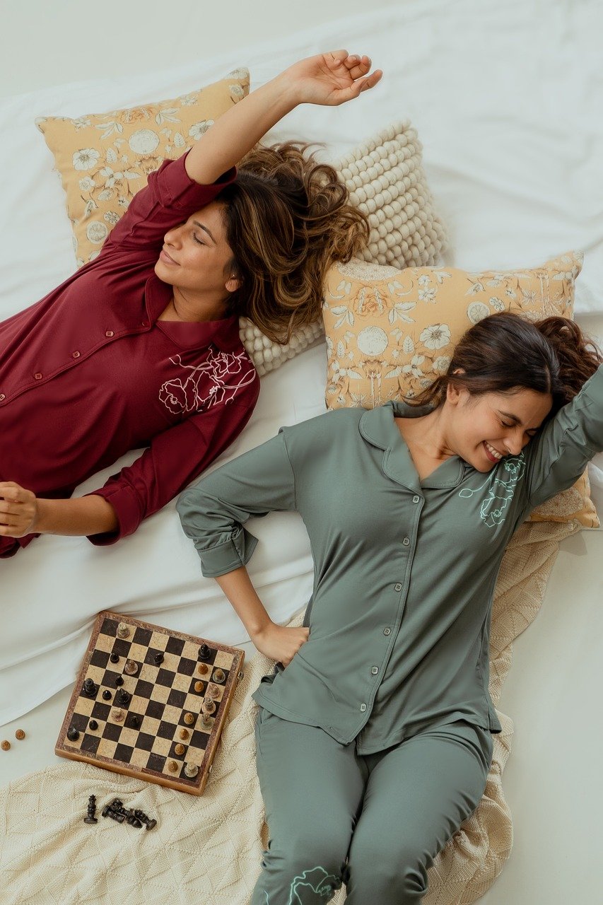 entdecken sie bequeme und stylische loungewear f&uuml;r zuhause &ndash; perfekt f&uuml;r entspannung und wohlf&uuml;hlmomente.