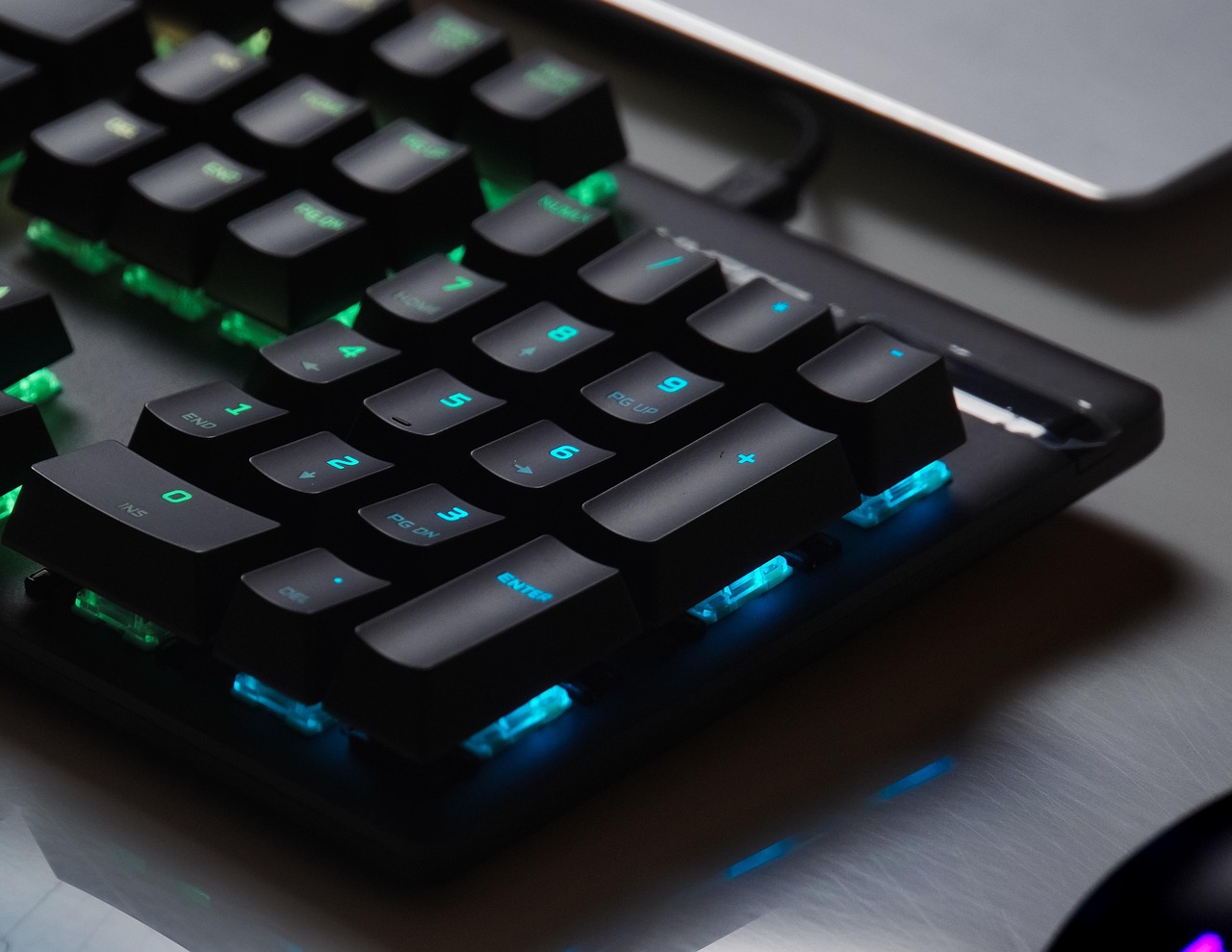 entdecken sie mechanische tastaturen f&uuml;r ein pr&auml;zises und langlebiges tipperlebnis. perfekt f&uuml;r gamer und vielschreiber.