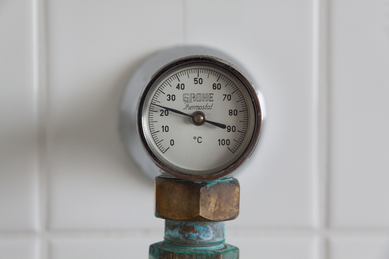entdecken sie den intelligenten thermostat für optimale temperaturkontrolle und energieeffizienz in ihrem zuhause.